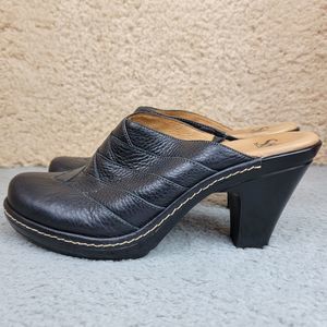 Sofft Black Leather Womens 8 1/2M Mule Clogs Slip On Closed Toe Comfort 3" Heel